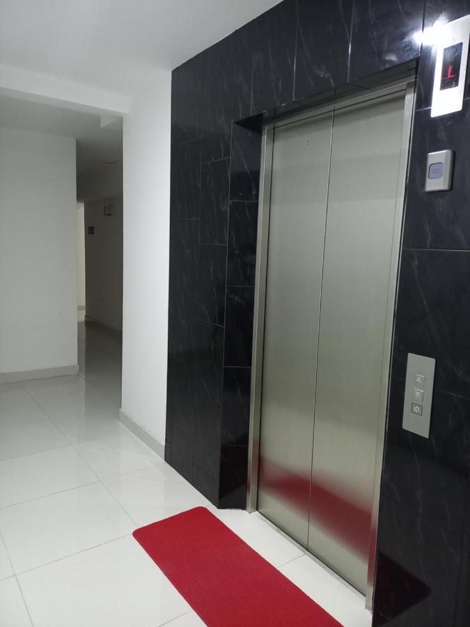 Hotel Granada Plaza 马尼萨莱斯 外观 照片