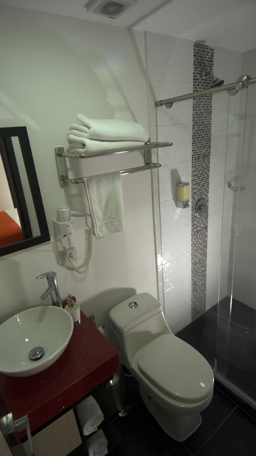 Hotel Granada Plaza 马尼萨莱斯 外观 照片